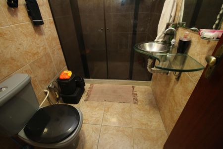 Casa à venda com 62m², 3 quartos e 2 vagasBanheiro