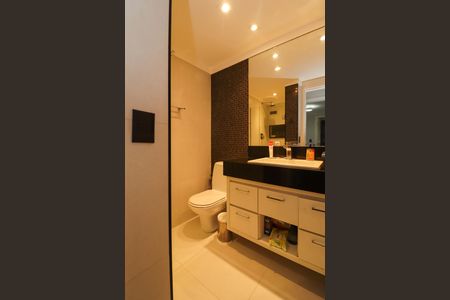 Apartamento para alugar com 100m², 2 quartos e 2 vagasBanheiro da Suíte 1