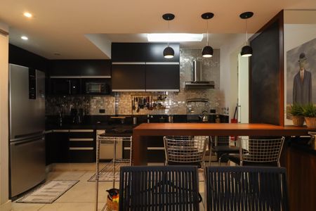 Apartamento para alugar com 100m², 2 quartos e 2 vagasCozinha