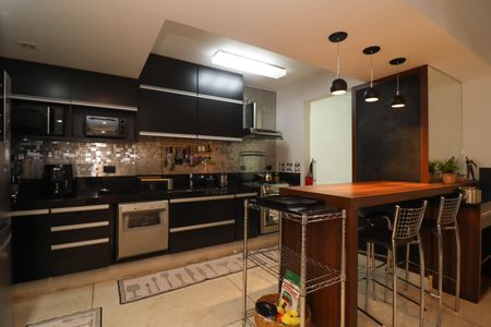 Apartamento para alugar com 100m², 2 quartos e 2 vagasCozinha