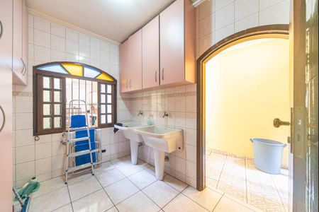 Casa à venda com 214m², 4 quartos e 2 vagas Casa à venda com 214m², 4 quartos e 2 vagasÁrea de Serviço