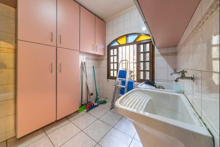Casa à venda com 214m², 4 quartos e 2 vagas Casa à venda com 214m², 4 quartos e 2 vagasÁrea de Serviço