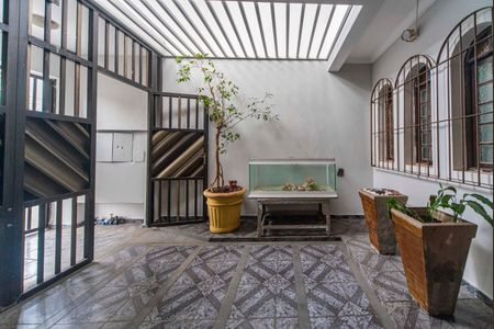 Casa à venda com 214m², 4 quartos e 2 vagas Casa à venda com 214m², 4 quartos e 2 vagasGaraegm