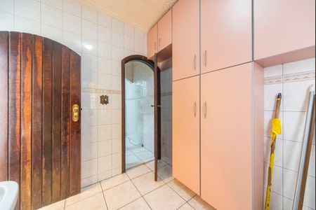 Casa à venda com 214m², 4 quartos e 2 vagas Casa à venda com 214m², 4 quartos e 2 vagasÁrea de Serviço