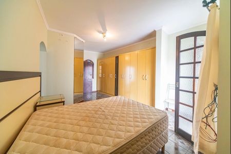 Casa à venda com 214m², 4 quartos e 2 vagas Casa à venda com 214m², 4 quartos e 2 vagasQuarto 3