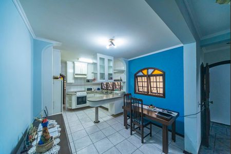 Casa à venda com 214m², 4 quartos e 2 vagas Casa à venda com 214m², 4 quartos e 2 vagasCopa