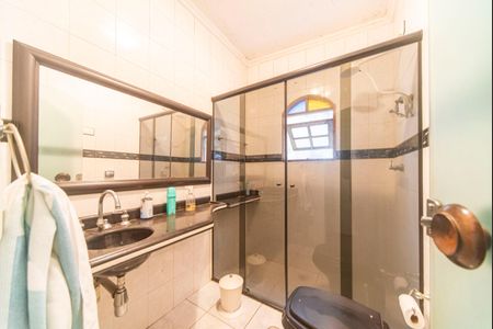 Casa à venda com 214m², 4 quartos e 2 vagas Casa à venda com 214m², 4 quartos e 2 vagasBanheiro Social