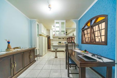 Casa à venda com 214m², 4 quartos e 2 vagas Casa à venda com 214m², 4 quartos e 2 vagasCopa