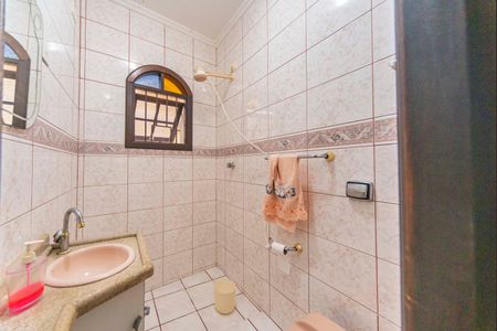 Casa à venda com 214m², 4 quartos e 2 vagas Casa à venda com 214m², 4 quartos e 2 vagasBanheiro Área gourmet