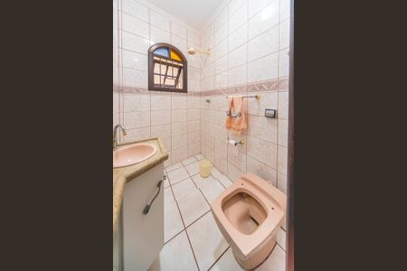 Casa à venda com 214m², 4 quartos e 2 vagas Casa à venda com 214m², 4 quartos e 2 vagasBanheiro Área gourmet