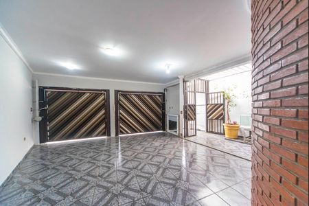 Casa à venda com 214m², 4 quartos e 2 vagas Casa à venda com 214m², 4 quartos e 2 vagasGaraegm