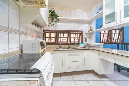 Casa à venda com 214m², 4 quartos e 2 vagas Casa à venda com 214m², 4 quartos e 2 vagasCozinha