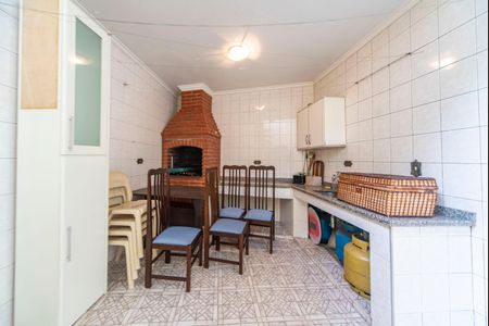 Casa à venda com 214m², 4 quartos e 2 vagas Casa à venda com 214m², 4 quartos e 2 vagasÁrea gourmet