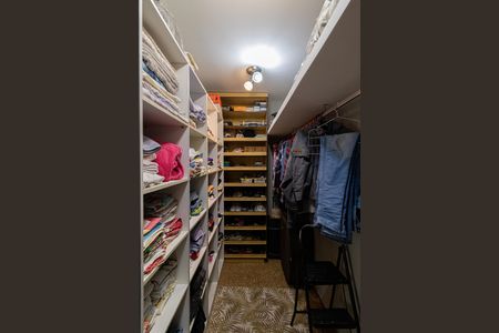 Casa à venda com 150m², 4 quartos e 3 vagasCasa 2 Closet Suíte