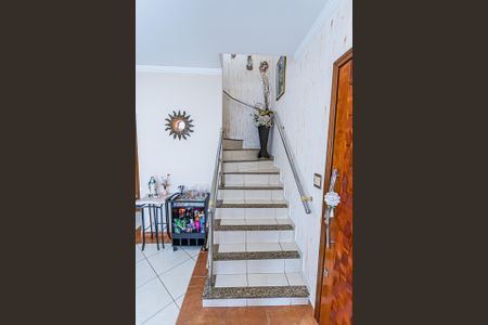 Casa à venda com 150m², 3 quartos e 4 vagasEscada