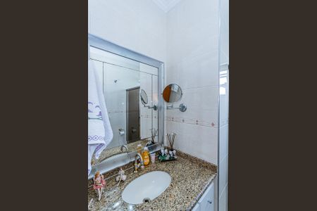 Casa à venda com 150m², 3 quartos e 4 vagasBanheiro da Suíte