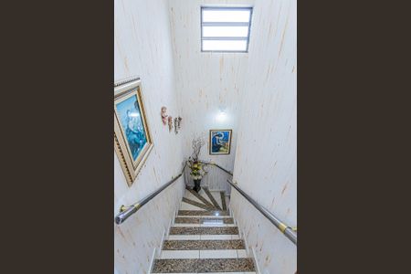 Casa à venda com 150m², 3 quartos e 4 vagasEscada