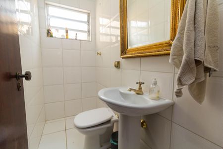 Casa à venda com 160m², 4 quartos e 3 vagasBanheiro 2