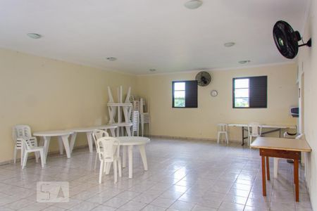 Apartamento à venda com 48m², 2 quartos e 1 vaga Apartamento à venda com 48m², 2 quartos e 1 vagaÁrea comum - Salão de festas