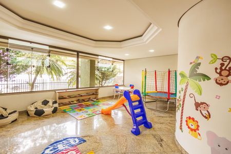 Apartamento para alugar com 170m², 3 quartos e 2 vagasÁrea comum - Brinquedoteca