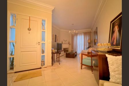 Casa à venda com 257m², 4 quartos e 4 vagas