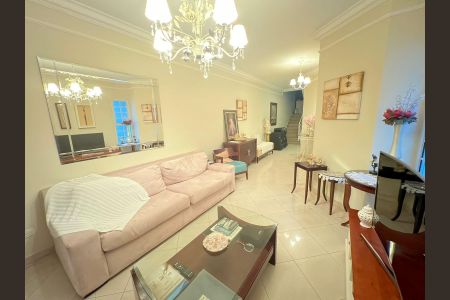 Casa à venda com 257m², 4 quartos e 4 vagas