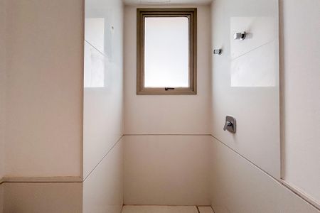 Apartamento à venda com 632m², 4 quartos e 7 vagas Apartamento à venda com 632m², 4 quartos e 7 vagasBanheiro da Suíte 2