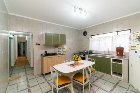 Casa à venda com 167m², 3 quartos e 2 vagasCozinha