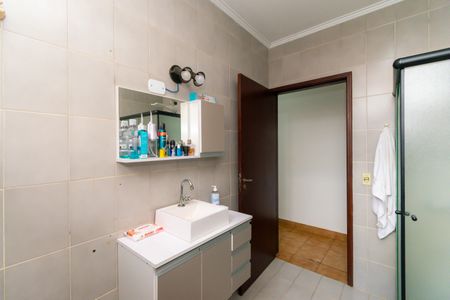 Casa à venda com 167m², 3 quartos e 2 vagasBanheiro