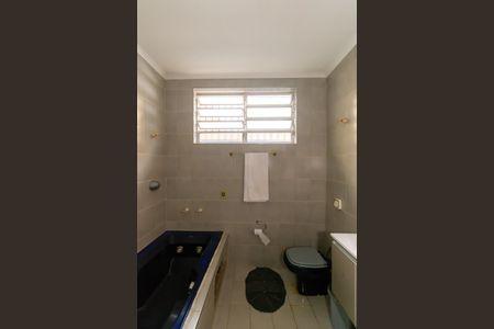 Casa à venda com 167m², 3 quartos e 2 vagasBanheiro