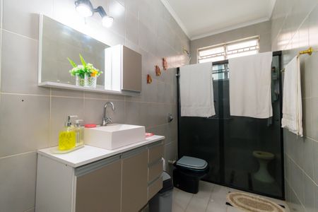 Casa à venda com 167m², 3 quartos e 2 vagasBanheiro 2
