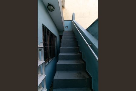 Casa à venda com 167m², 3 quartos e 2 vagasEscada