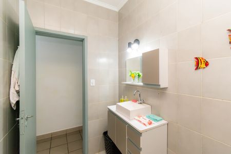 Casa à venda com 167m², 3 quartos e 2 vagasBanheiro 2