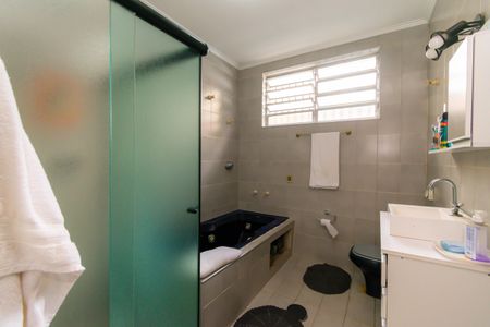 Casa à venda com 167m², 3 quartos e 2 vagasBanheiro