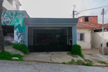 Casa à venda com 167m², 3 quartos e 2 vagasFachada