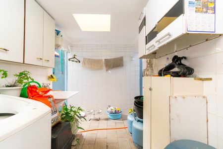 Casa à venda com 167m², 3 quartos e 2 vagasÁrea de Serviço