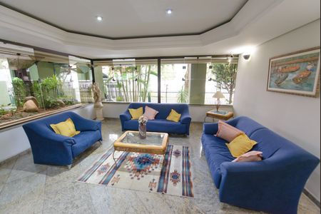 Apartamento para alugar com 170m², 3 quartos e 2 vagas Apartamento para alugar com 170m², 3 quartos e 2 vagasHall social