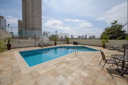 Apartamento para alugar com 170m², 3 quartos e 2 vagas Apartamento para alugar com 170m², 3 quartos e 2 vagasÁrea comum - Piscina