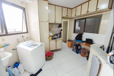 Apartamento para alugar com 170m², 3 quartos e 2 vagas Apartamento para alugar com 170m², 3 quartos e 2 vagasÁrea de Serviço