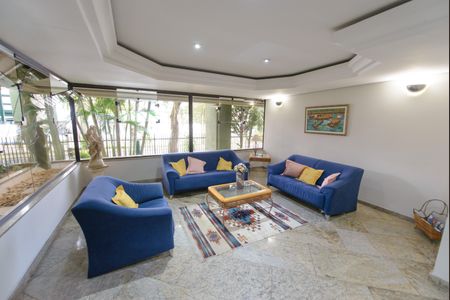 Apartamento para alugar com 170m², 3 quartos e 2 vagas Apartamento para alugar com 170m², 3 quartos e 2 vagasHall social