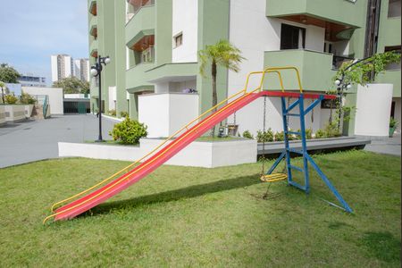 Apartamento para alugar com 170m², 3 quartos e 2 vagas Apartamento para alugar com 170m², 3 quartos e 2 vagasÁrea comum - Playground