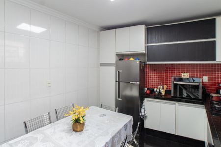 Casa à venda com 160m², 4 quartos e 1 vagaCasa 1 - Cozinha