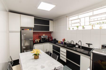 Casa à venda com 160m², 4 quartos e 1 vagaCasa 1 - Cozinha