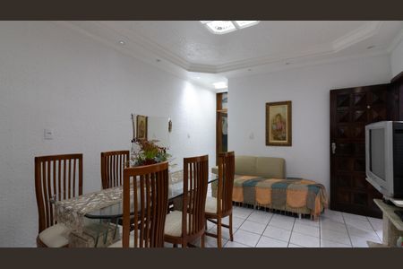 Casa à venda com 389m², 3 quartos e 2 vagas Casa à venda com 389m², 3 quartos e 2 vagasSala de Jantar