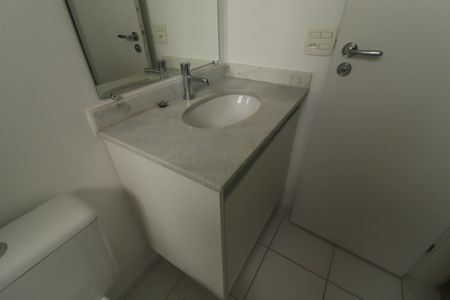 Apartamento à venda com 64m², 2 quartos e 1 vaga Apartamento à venda com 64m², 2 quartos e 1 vagaBanheiro da Suíte