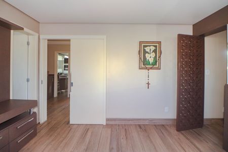 Casa à venda com 280m², 3 quartos e 3 vagasSuíte