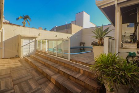 Casa à venda com 280m², 3 quartos e 3 vagasPiscina