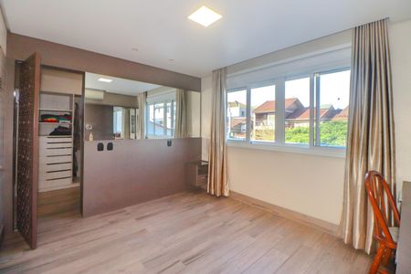 Casa à venda com 280m², 3 quartos e 3 vagasSuíte
