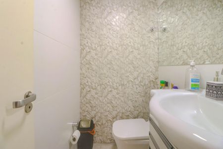 Casa à venda com 280m², 3 quartos e 3 vagasBanheiro de Serviço