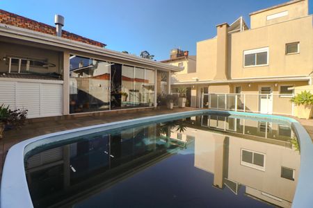Casa à venda com 280m², 3 quartos e 3 vagasPiscina